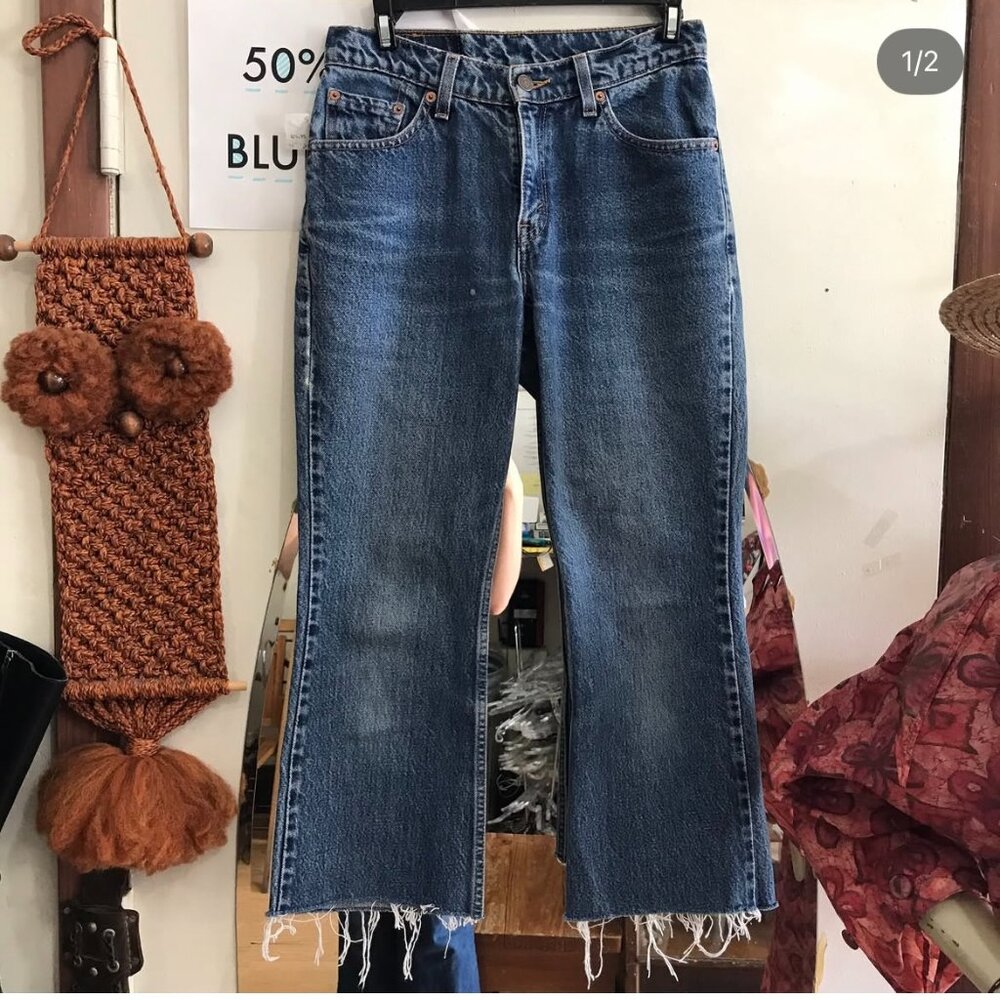 Vintage Women's Levi's 517 - Cropped Fit, Low/Mid Rise, Waist 28"